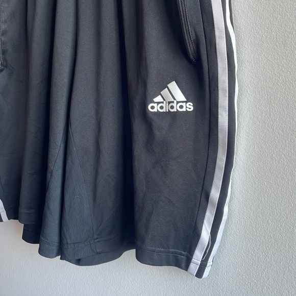 Adidas 3 Stripe Short Medium - Picture 9 of 10